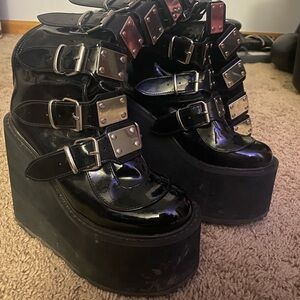 Womens size 7 demonia boots
